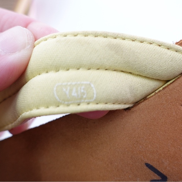 Hari Mari Womens Scouts Flip Flop Thong Sandals Pink Sz 5 Memory Foam Nubuck - Picture 12 of 13